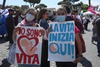 Aborto, pro life in piazza a Roma: &quot;Piena sintonia con Papa Leone XIV su difesa vita&quot;