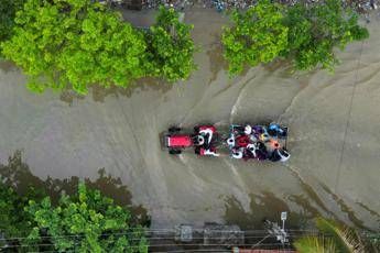 India, piogge torrenziali: 50 morti a Nuova Delhi e nel nord India, piogge torrenziali: 50 morti a Nuova Delhi e nel nord