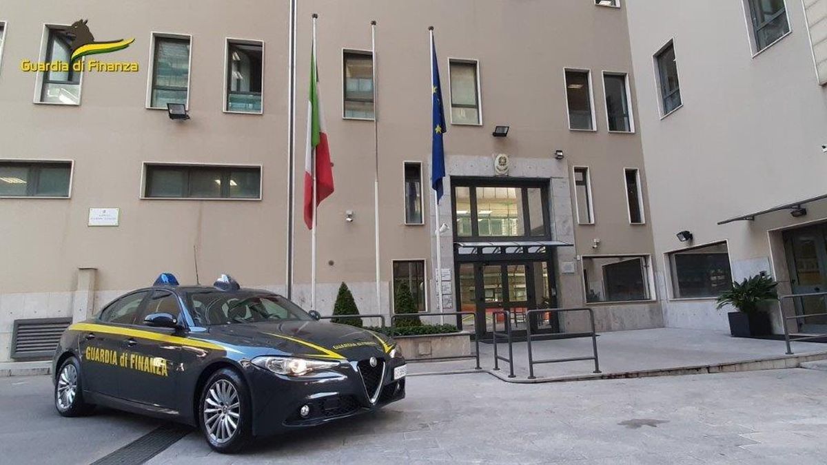Sequestri per 1,4 milioni a due fiancheggiatori di Messina Denaro Sequestri per 1,4 milioni a due fiancheggiatori di Messina Denaro