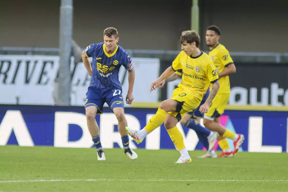 Pari senza gol nello scontro salvezza fra Verona e Parma Pari senza gol nello scontro salvezza fra Verona e Parma