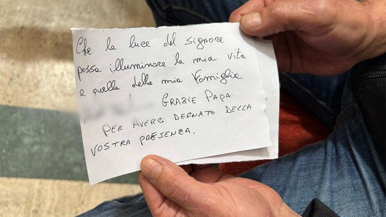 Il biglietto di Ferdinando, consegnato al Papa