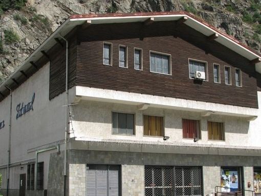 L'ex cinema Ideal di Verres in attesa di trasformazione in Ospedale di Comunità