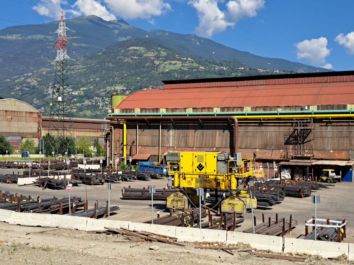Cogne Acciai, Uniti a Sinistra attacca: «La Regione è immobile mentre i lavoratori pagano la crisi»