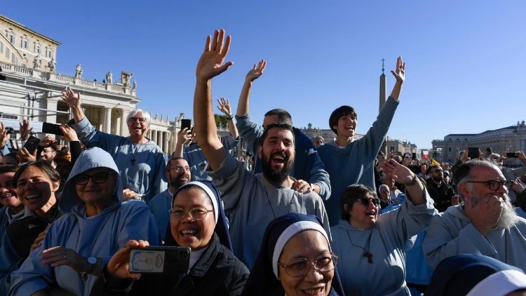 I fedeli in Piazza San Pietro