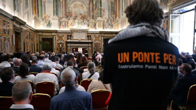 L'udienza di Papa Leone XIV ai membri dei Movimenti popolari per la pace (30 maggio 2025)