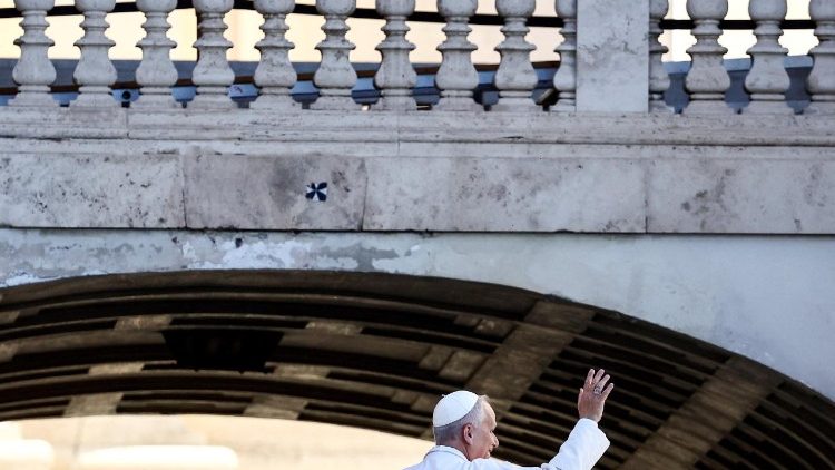 Papa Leone XIV in Piazza San Pietro