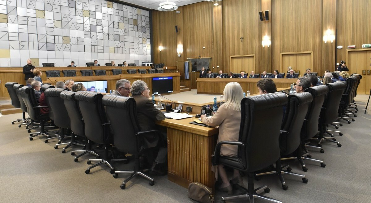 Assestement budgétaire 2026 : deux résolutions adoptées, la majorité rejette la plupart des propositions de l’opposition