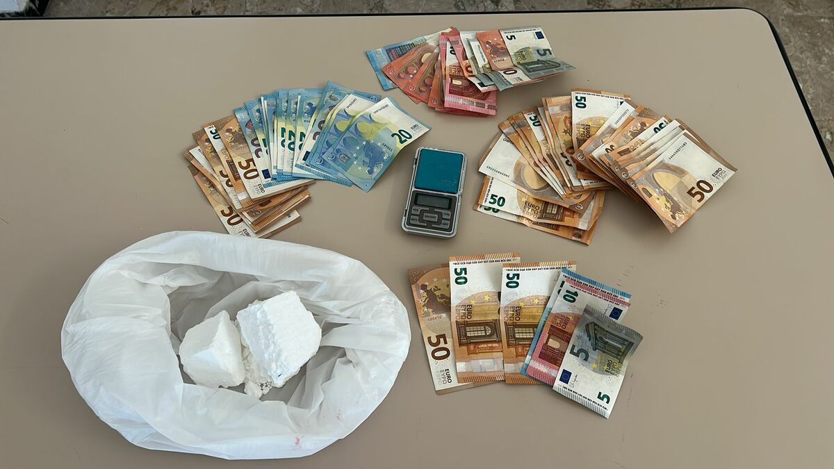 Operazione dei Carabinieri tra Donnas e Pont-Saint-Martin: sequestrati droga, contanti e bilancino