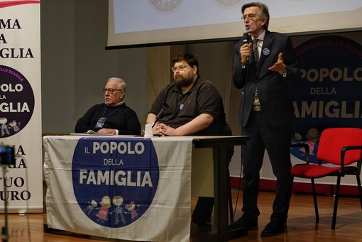 Popolo della Famiglia, Mario Adinolfi a Torino: “Bisogna tornare a far nascere bambini” (FOTO e VIDEO)