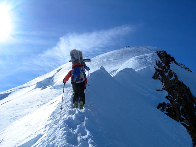 INCIDENTI MONTAGNA: Alpinista muore dopo caduta di mille metri dalla ...