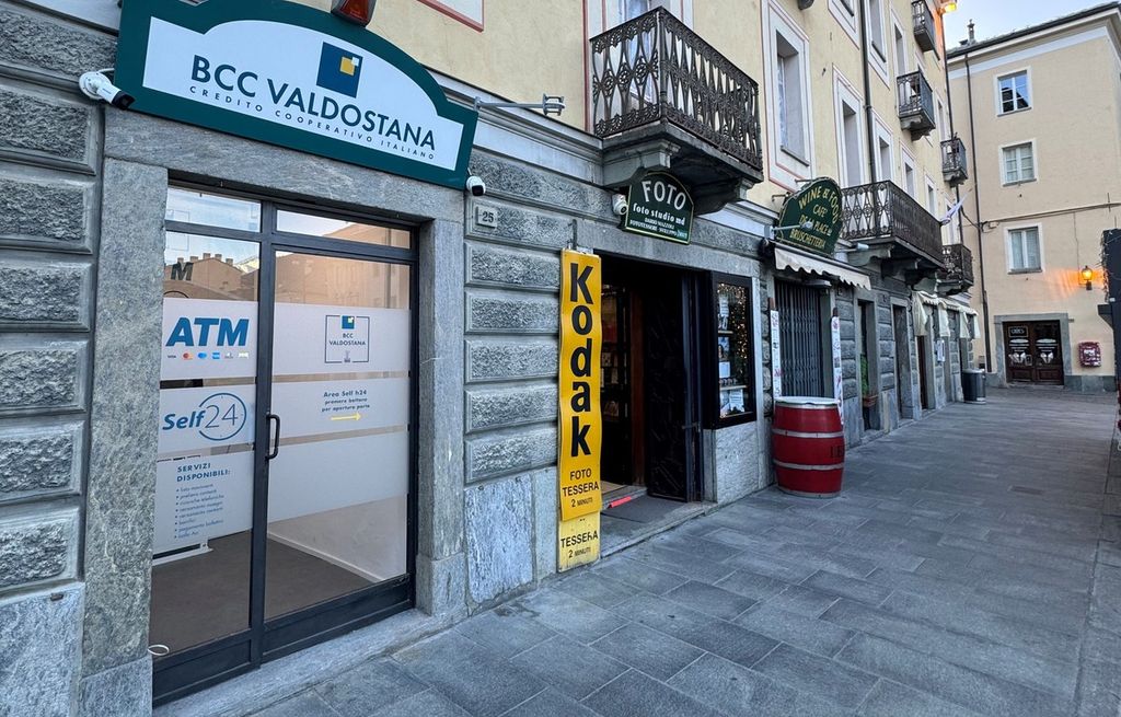 Nuovo sportello BCC Valdostana in piazza Chanoux ad Aosta