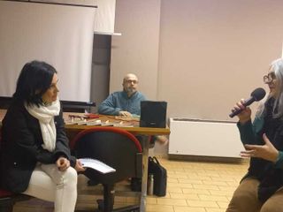 con l'associazione _la voce di una è la voce di tutte_, in video da