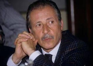 Borsellino, 33 anni fa la strage di via D'Amelio. Mattarella: "La democrazia è stata più forte" Borsellino, 33 anni fa la strage di via D'Amelio. Mattarella: "La democrazia è stata più forte"