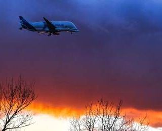 Airbus, maxi richiamo mette a terra migliaia di A320: cancellazioni e ritardi