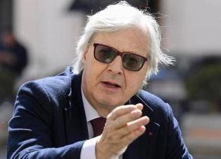 Sgarbi e la depressione, la psicologa: &quot;Sofferenza grande, sua volontà va rispettata&quot;
