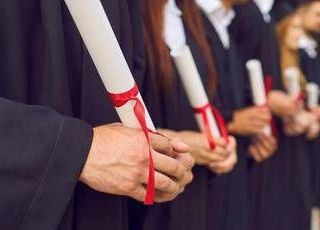 Università, studenti telematiche a Bernini: ora scelta politica su esami on line Università, studenti telematiche a Bernini: ora scelta politica su esami on line