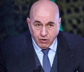 Truffa a nome di Crosetto, il ministro: &quot;Denuncia pronta da venerdì&quot;