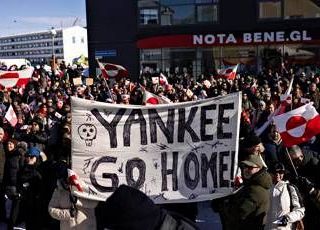 Groenlandia, Trump accelera e manda Vance: &quot;Ci serve, dobbiamo averla&quot;
