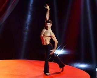 Roberto Bolle compie 50 anni, il ballerino pop che sa parlare a ogni pubblico