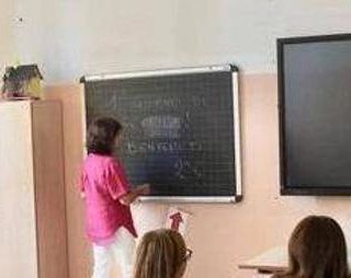 Scuola, stretta di Valditara: &quot;In un prossimo Cdm arresto in flagranza per chi aggredisce i prof&quot;