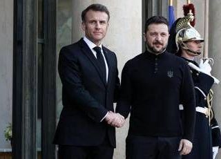 Ucraina, Macron vede Zelensky: &quot;Russia accetti tregua 30 giorni senza precondizioni&quot;