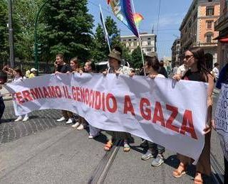 'Free Palestine', il grido della piazza per Gaza a Roma
