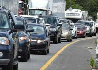 Prove generali di esodo estivo, traffico sulle strade nel weekend: scatta il bollino rosso Prove generali di esodo estivo, traffico sulle strade nel weekend: scatta il bollino rosso