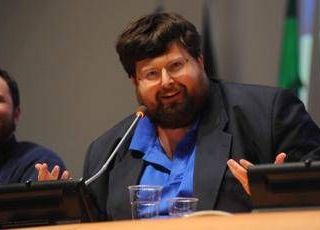 Mario Adinolfi dopo l'Isola dei famosi: "Comincia la fase 2 del dimagrimento" Mario Adinolfi dopo l'Isola dei famosi: "Comincia la fase 2 del dimagrimento"