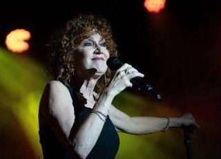 Ascolti tv, Fiorella Mannoia regina della prima serata con 17,8% di share Ascolti tv, Fiorella Mannoia regina della prima serata con 17,8% di share