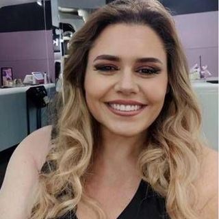 Auto in un fosso e corpo a 200 metri, è giallo sulla morte di Erika Strambi Auto in un fosso e corpo a 200 metri, è giallo sulla morte di Erika Strambi