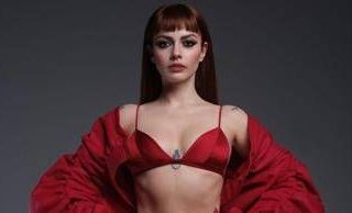 Annalisa compie 40 anni: dal 'no' di X Factor alla vetta delle classifiche Annalisa compie 40 anni: dal 'no' di X Factor alla vetta delle classifiche