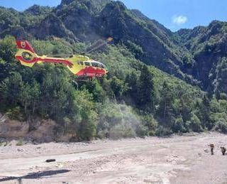Trentino, escursionista cade sulla ferrata Valimpach e muore davanti a moglie e figli Trentino, escursionista cade sulla ferrata Valimpach e muore davanti a moglie e figli