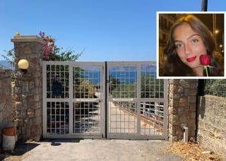 Simona Cinà morta in piscina Palermo, la cugina: "Era splendida" Simona Cinà morta in piscina Palermo, la cugina: "Era splendida"