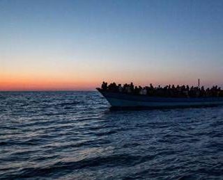 Migranti, governo prepara ddl: verso norme su Patto asilo e ipotesi 'blocco navale'