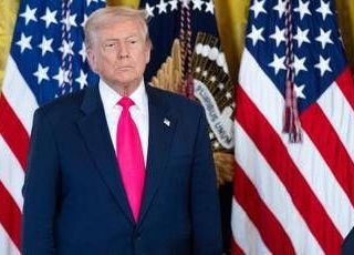 Venezuela, avvertimento di Trump: "Lo spazio aereo sia considerato interamente chiuso"