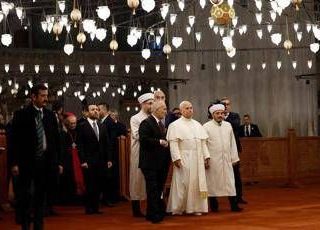 Il Papa alla Moschea Blu di Istanbul