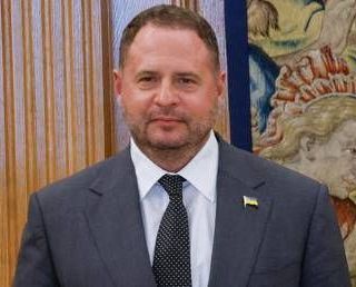 Yermak, chi è il 'tagliatore di teste' alleato di Zelensky dai tempi della tv