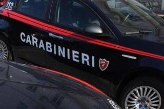 Infastidito dalla musica alta del locale, spara contro la cassa: arrestato