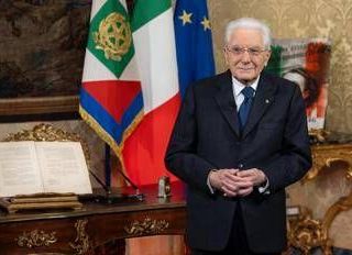 Il discorso di Mattarella: "Niente più forte della democrazia, ai giovani dico non rassegnatevi"