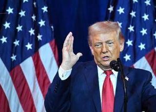 Trump, il piano a lungo termine: "Ci teniamo il Venezuela"
