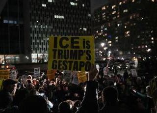 Usa, donna uccisa a Minneapolis da agente Ice: proteste in diverse città