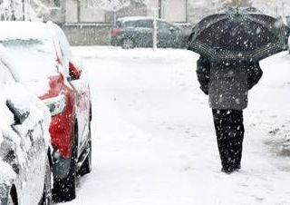 Italia al gelo, neve su Toscana e Puglia: l'inverno 'record'
