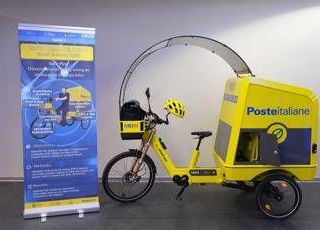 Poste, nuovi prototipi di cargo e-bike per consegnare pacchi nei centri storici