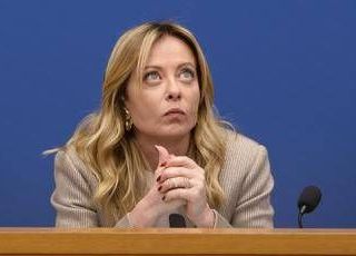 Meloni rilancia l'azione del governo e attacca le toghe: "Vanificano il lavoro delle forze dell'ordine"