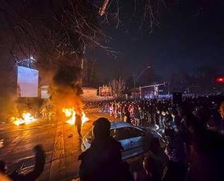 Iran, dilaga la protesta. Blackout internet da oltre 60 ore in tutto il Paese