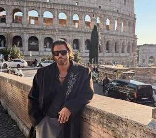 Can Yaman torna a Roma: "Niente droga a Istanbul, è una bufala"