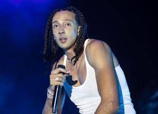 Milano Cortina, dopo le polemiche Ghali pubblica a sorpresa il nuovo singolo 'Basta'