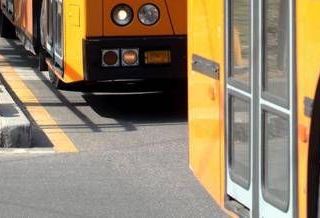 Vicenza, 15enne disabile scorda l'abbonamento: autista lo fa scendere dal bus