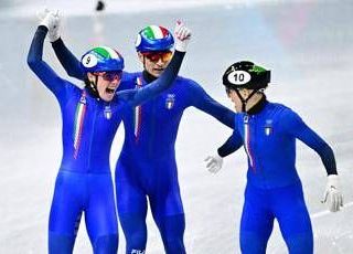 Impresa a Milano Cortina, l'Italia è medaglia d'oro nella staffetta mista short track