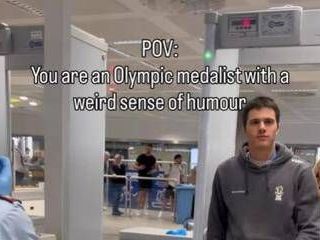 Milano Cortina, siparietto Zamfirov: fa suonare metal detector con medaglia sotto la felpa Milano Cortina, siparietto Zamfirov: fa suonare metal detector con medaglia sotto la felpa